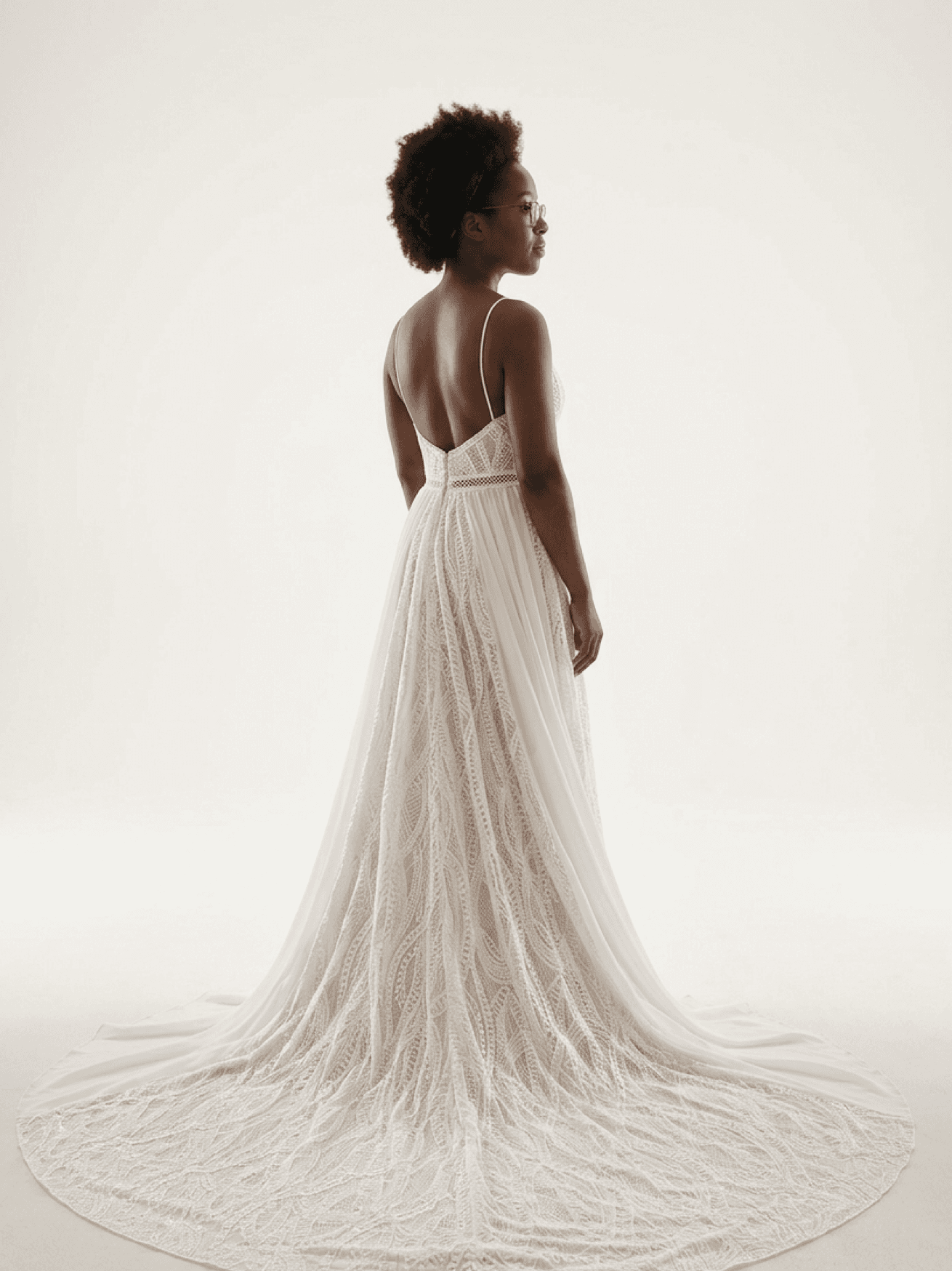 Ivory gown with train, back view — Rejane Pereira FL